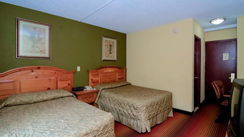Rodeway Inn Huntington Station - Melville Exterior photo